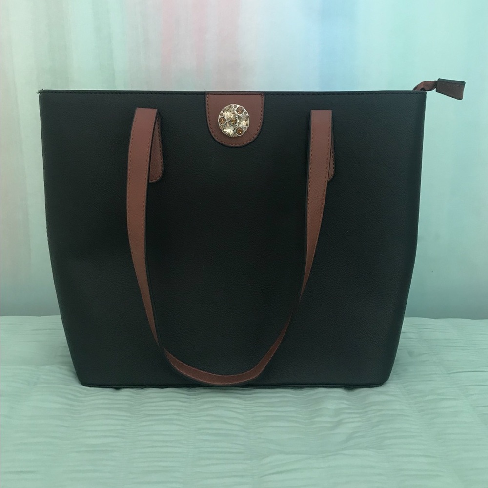 “Wine in a Bag”: Grand Sommelier Tote by Magnolia & Vine